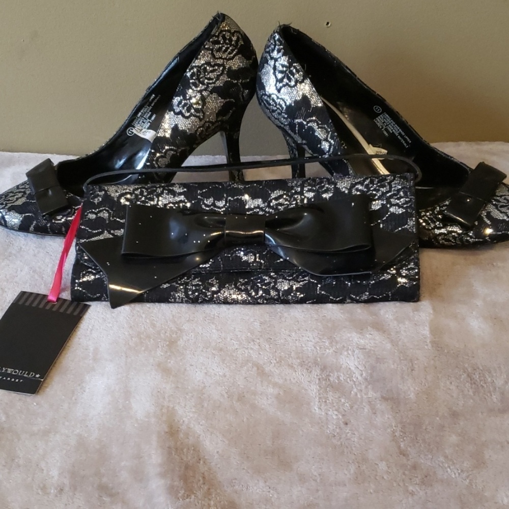 Women Black and Sliver Evening Shoes/Clutch